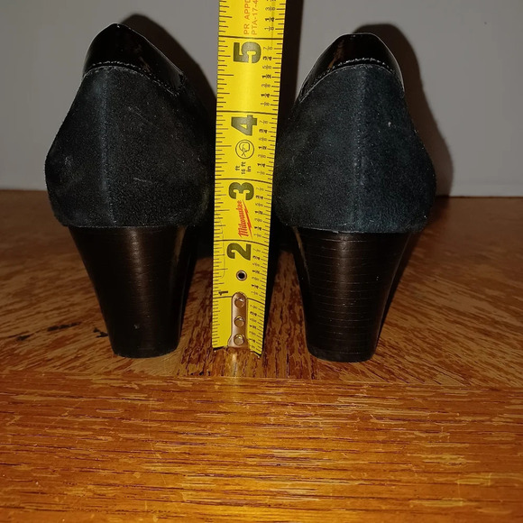 Ecco Hanna Button Black Suede Pumps Heels Slip On Casual Women Shoe size 40 -US - Picture 9 of 10